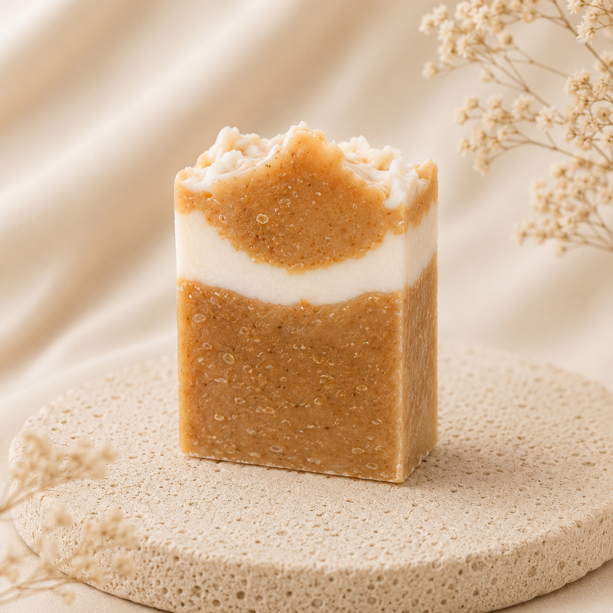 Net Liefde Honey and Oats Soap, plain product photo